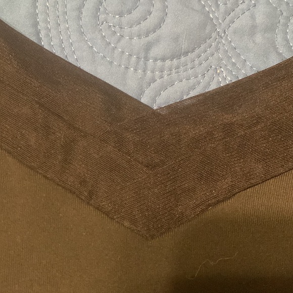 Lululemon Black Athletic Top. Size 6 or small. - Picture 2 of 8